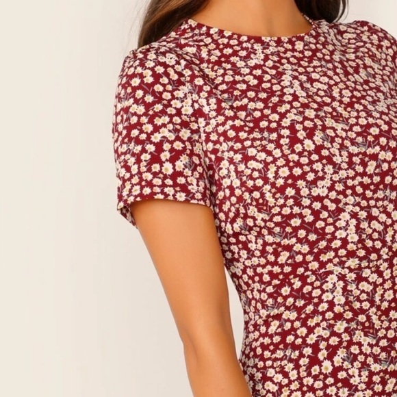 New Boho Floral print Ruffled hemmed dress - Picture 6 of 7